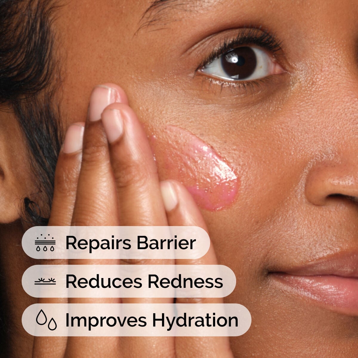 soothing-and-barrier-support-serum-set-l9 ord-soothing-barrier-support-serum-model-application-with-benefits.jpg